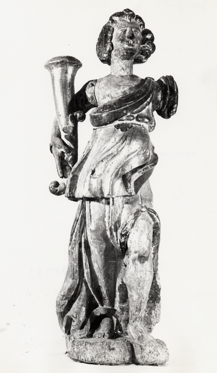 angelo (candelabro, coppia) - bottega marchigiano-abruzzese (fine/inizio secc. XV/ XVI)
