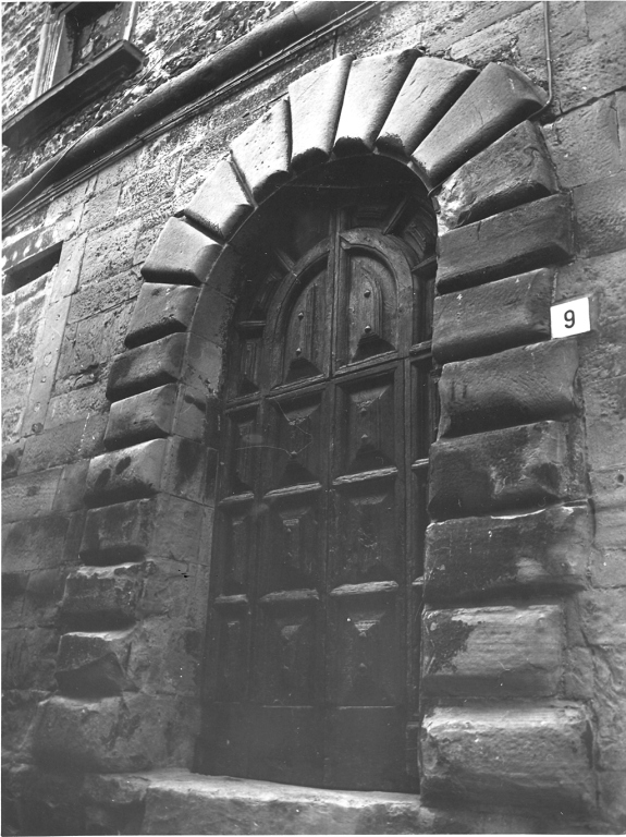 portale - ad arco - bottega laziale (fine/inizio secc. XVI/ XVII)