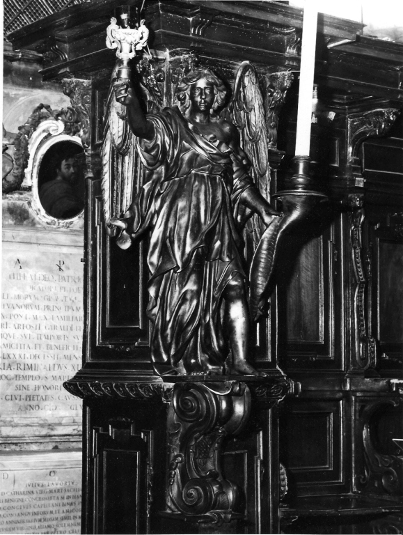 angelo reggicandelabro (statua) - ambito romano (metà sec. XVII)