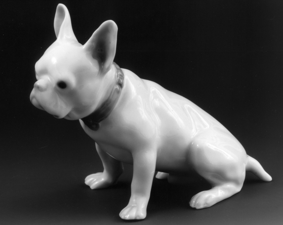 piccolo bulldog accosciato (statuetta) - manifattura di Lichte (prima metà sec. XX)