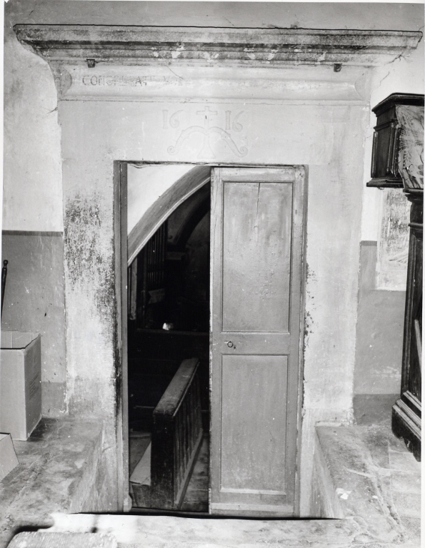portale architravato - bottega Italia centrale (primo quarto sec. XVII)