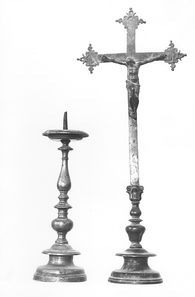 candeliere d'altare, coppia - ambito laziale (sec. XVIII)