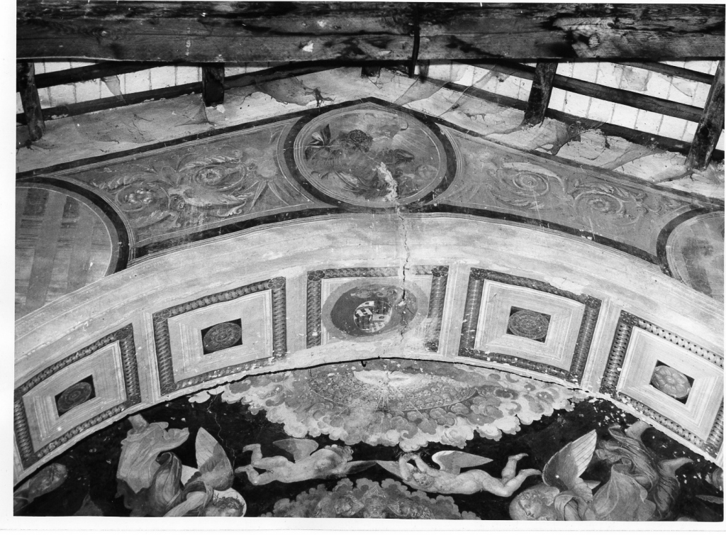 motivi decorativi a cassettoni con rosette (dipinto, complesso decorativo) - ambito laziale (sec. XVI)