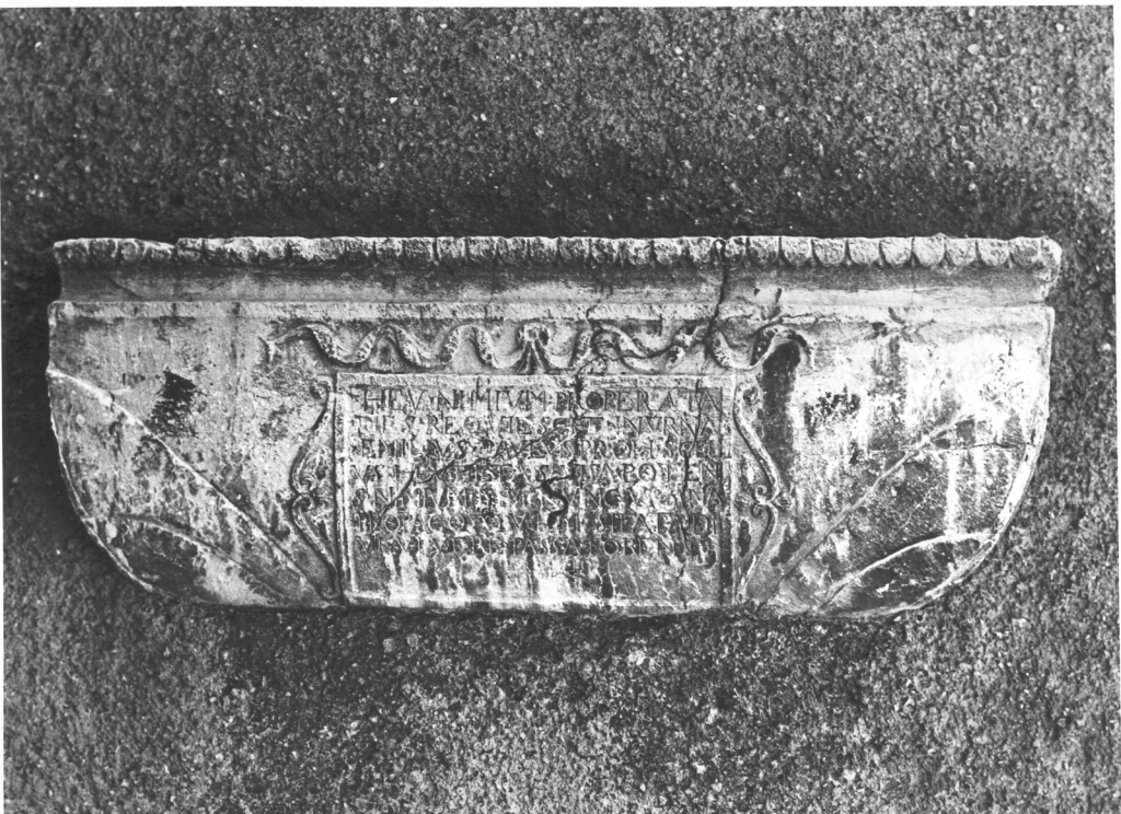 sarcofago - ambito laziale (fine/inizio secc. XV/ XVI)