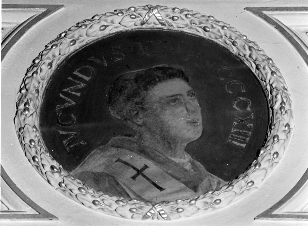 ritratto di vescovo (medaglione) di Galimberti Silvio (sec. XX)