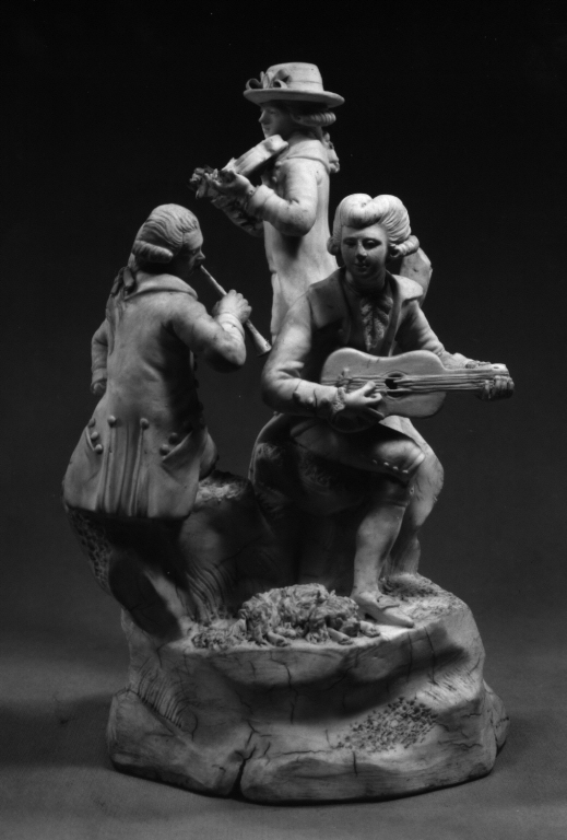 Tre musicisti (scultura) di Tagliolini Filippo (attribuito) - manifattura della Real Fabbrica Ferdinandea (sec. XVIII)