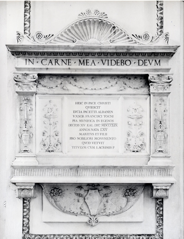delfini; conchiglia; stemma familiare (monumento funebre - a edicola) - bottega Italia centrale (terzo quarto sec. XIX)