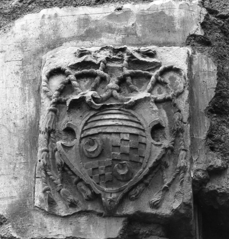 stemma vescovile (rilievo) - ambito laziale (secc. XV/ XVI)