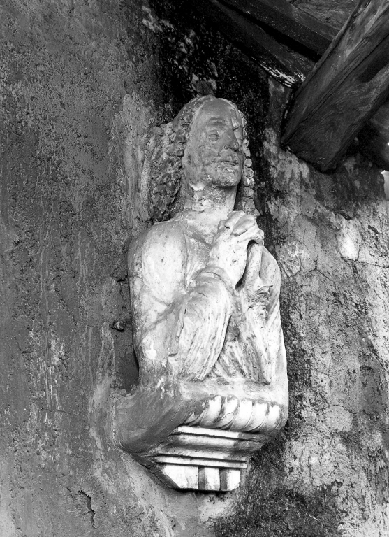figura maschile orante (scultura, frammento) - ambito romano (sec. XVII)