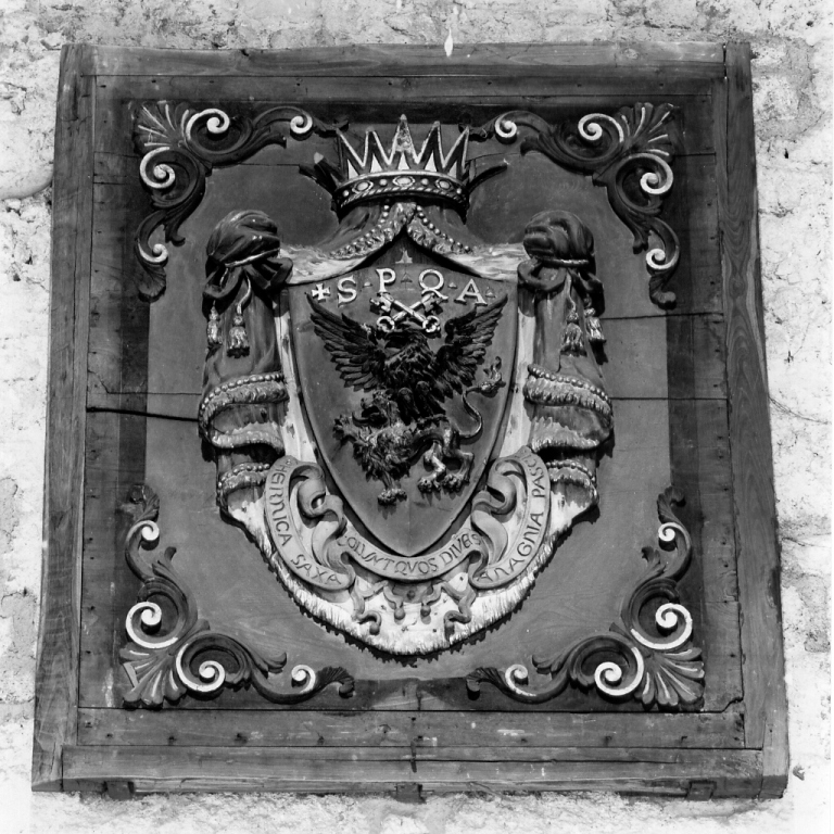 stemma comunale (rilievo) di Bottini Giuseppe (sec. XIX)