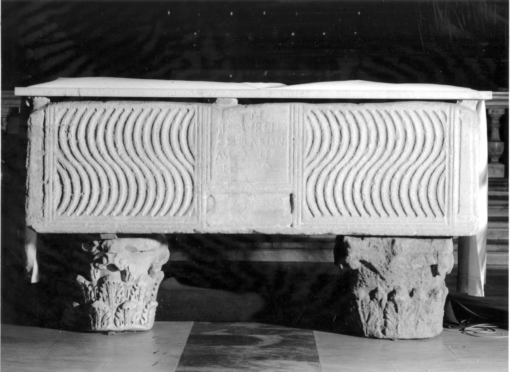 sarcofago con coperchio - ambito laziale (sec. VI)