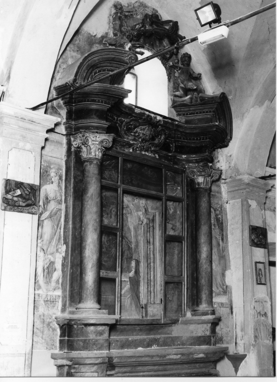 altare - a edicola, complesso decorativo - ambito laziale (sec. XVIII)