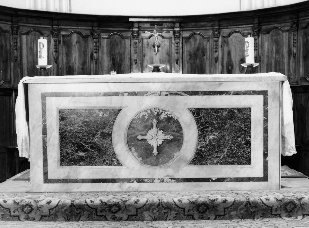 altare maggiore di Menditto Vincenzo (sec. XX)