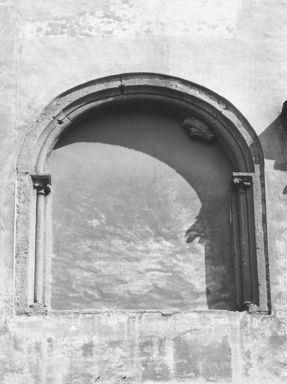 finestra - ambito viterbese (sec. XIII)