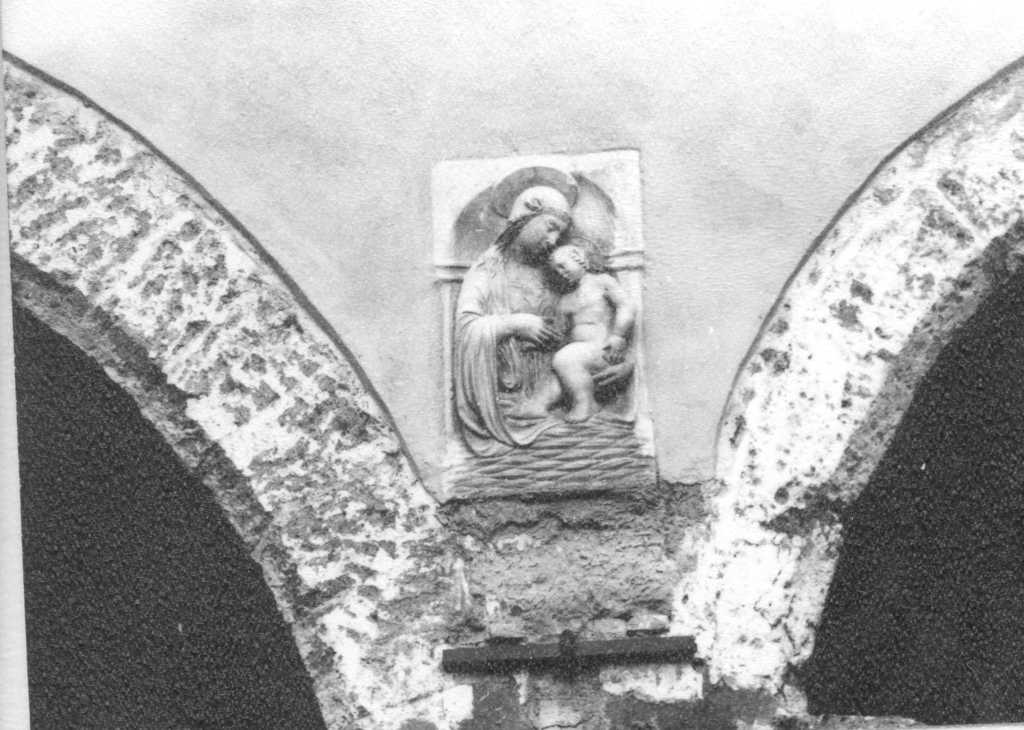 Madonna con Gesù Bambino (rilievo) - ambito laziale (seconda metà sec. XIX)