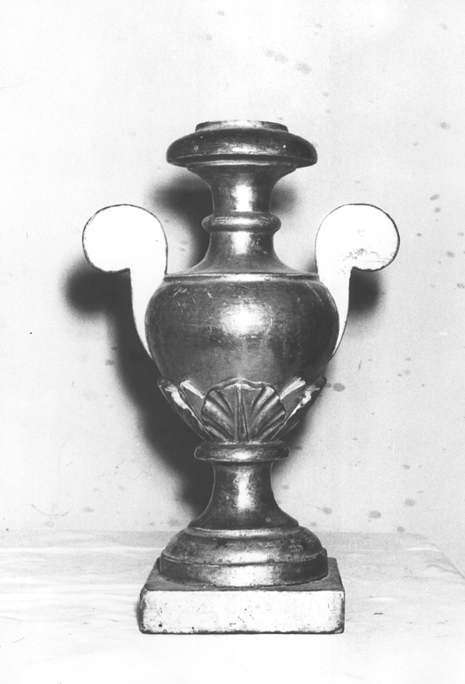 vaso d'altare con composizione floreale, serie - ambito laziale (sec. XVIII)