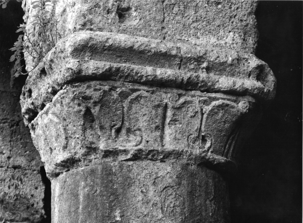 capitello di colonna, complesso decorativo - ambito laziale (secc. XII/ XIII)