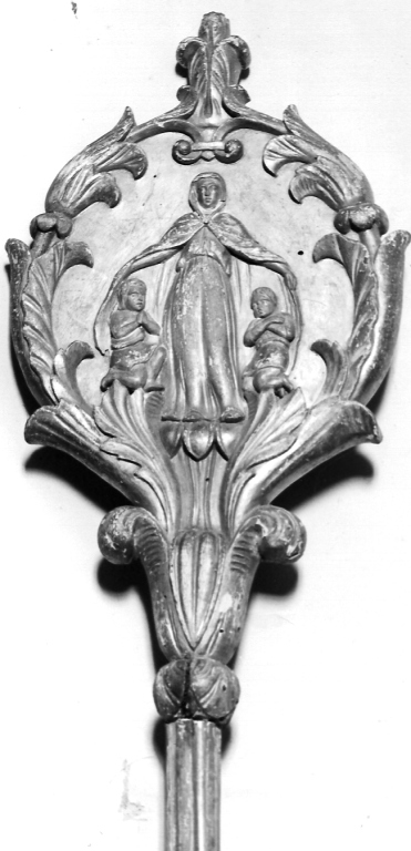 Madonna della Misericordia (emblema di confraternita) - bottega laziale (sec. XVIII)