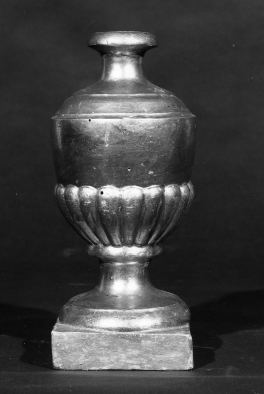 vaso d'altare per composizione floreale - ambito romano (fine/inizio secc. XVIII/ XIX)