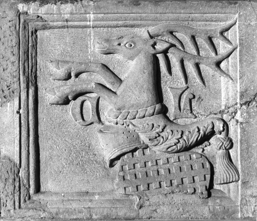 emblema araldico dei Monaldeschi di Cervara (rilievo, frammento) - ambito laziale (sec. XV)