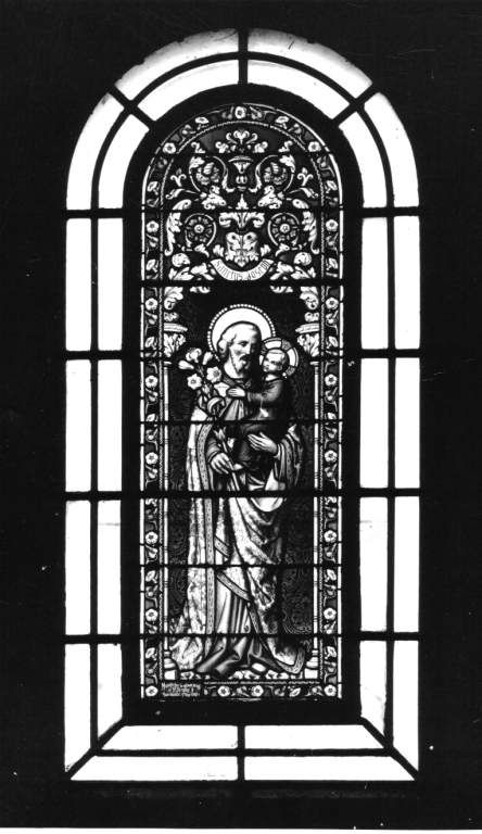 San Giuseppe e Gesù Bambino (vetrata) di Nicolas da Ruremonde (inizio sec. XX)