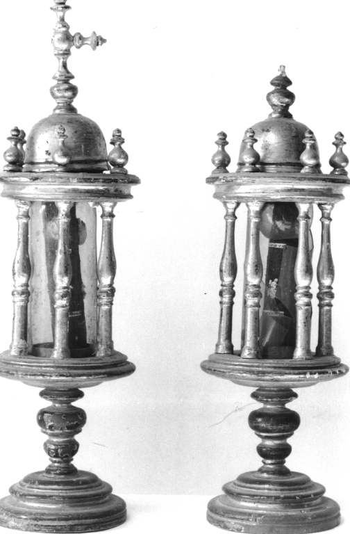 reliquiario architettonico - a tempietto, coppia - ambito laziale (prima metà sec. XIX)