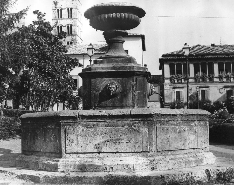 fontana - ambito Italia centrale (secc. XVIII/ XIX)