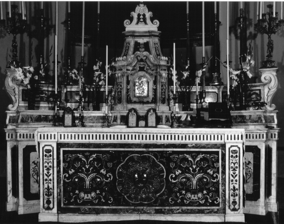 altare - a blocco - ambito Italia meridionale (sec. XVIII)