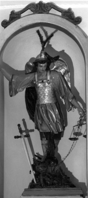 San Michele Arcangelo schiaccia il demonio (statua) - ambito napoletano (secc. XVIII/ XIX)
