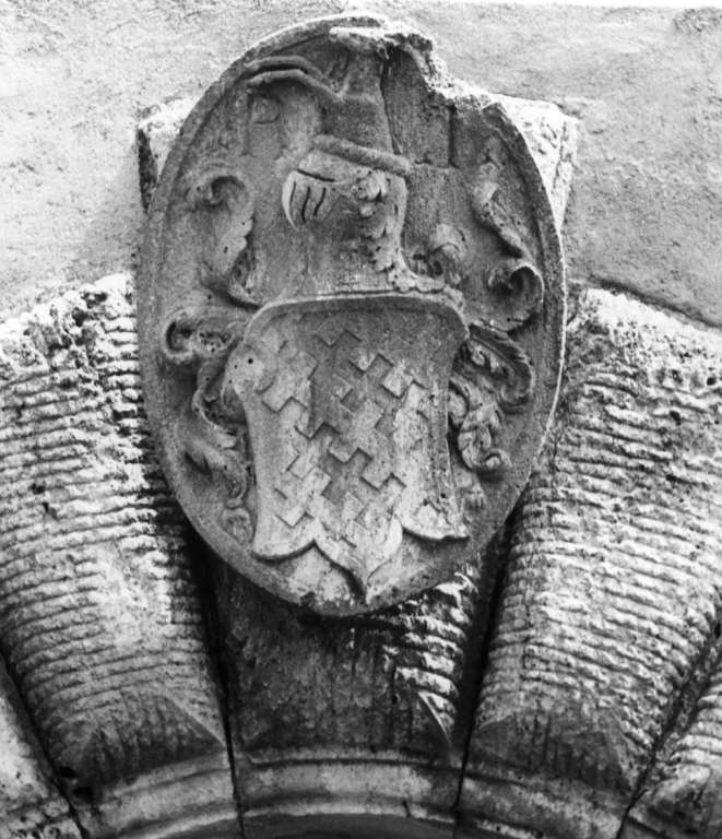 stemma dei marchesi Bourbon Dal Monte (rilievo) - manifattura viterbese (fine sec. XVII)