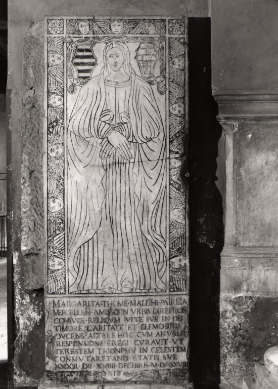 figura femminile distesa con cherubini (lapide tombale) - ambito laziale (sec. XVI)