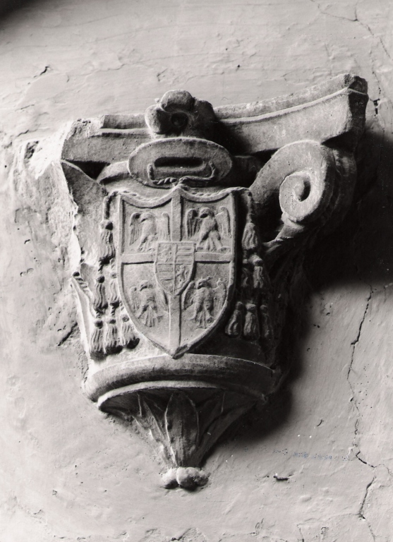 stemma cardinalizio (rilievo) - ambito Italia centrale (sec. XVI)