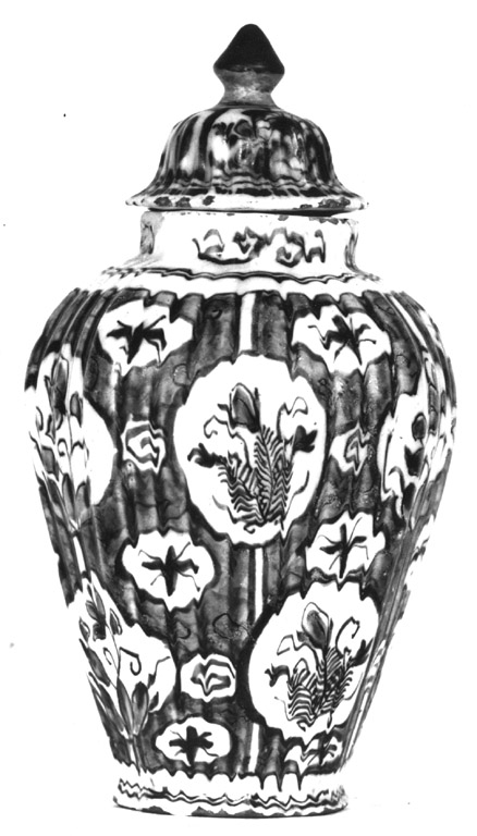 vaso - manifattura di Delft (seconda metà sec. XVII)