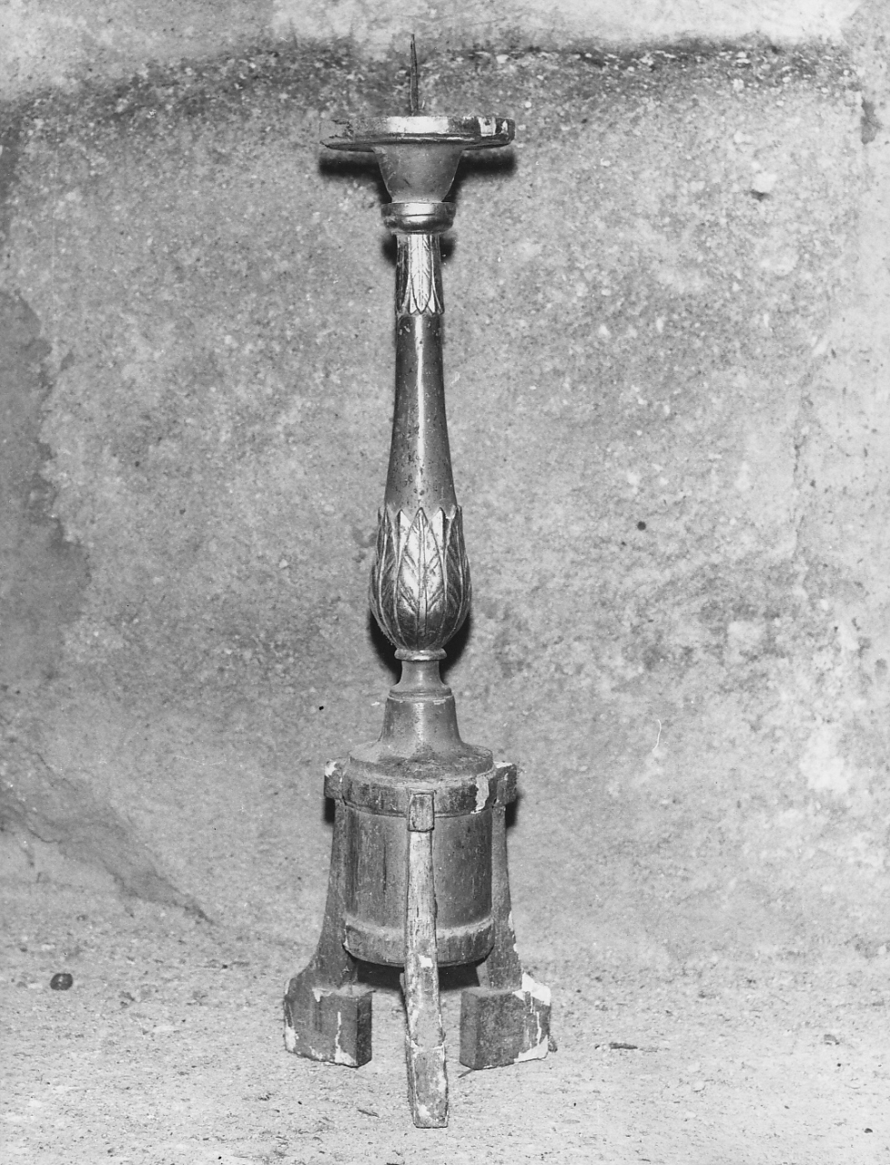 candeliere d'altare, coppia - bottega laziale (prima metà secc. XVIII/ XIX, sec. XX)