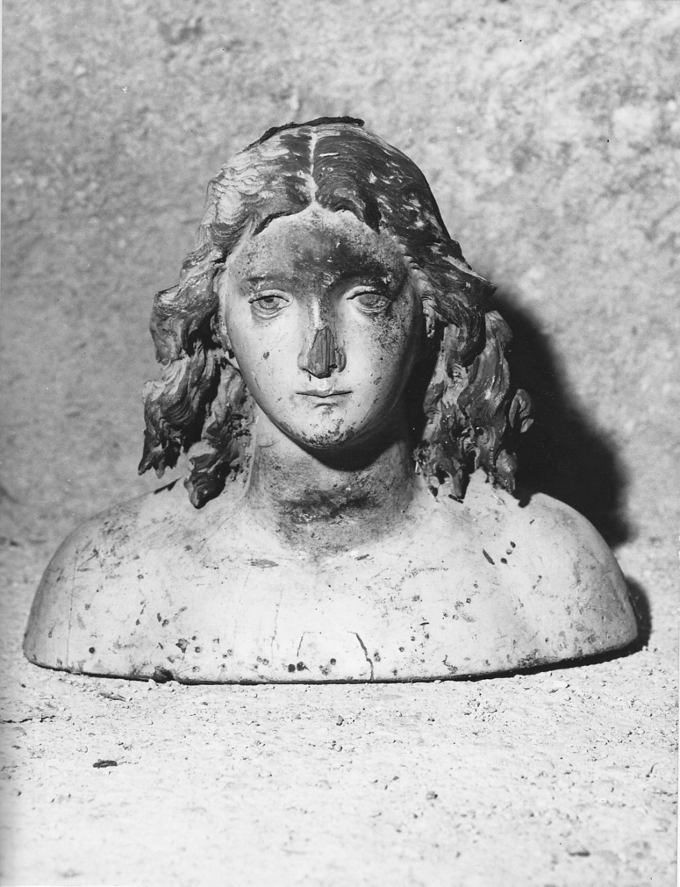 busto di giovane (scultura, opera isolata) - ambito abruzzese (prima metà sec. XV, sec. XX)