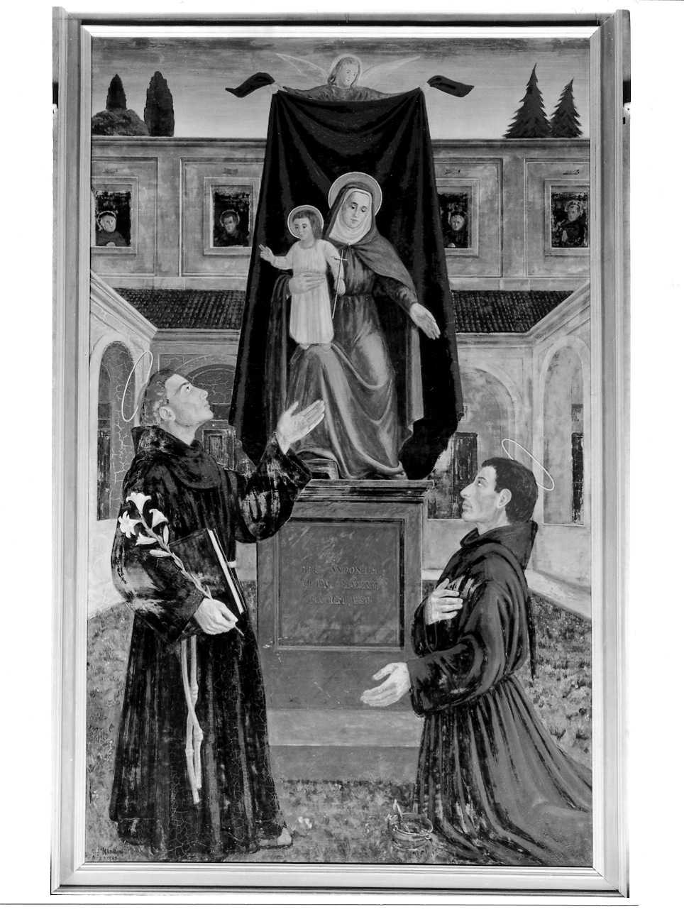 Madonna con Gesù Bambino tra Sant'Antonio da Padova e San Salvatore d'Horta (pala d'altare, elemento d'insieme) di Usellini Gianfilippo (sec. XX)