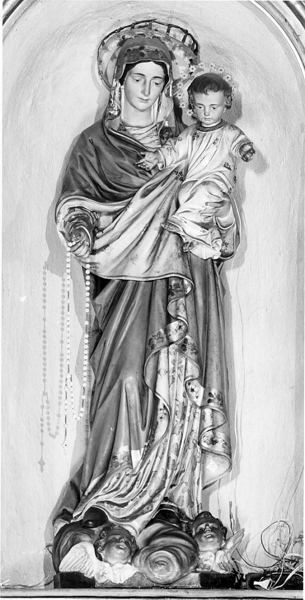 Madonna del Rosario con bambino (statua, elemento d'insieme) di Righetti Emilio (primo quarto sec. XX)