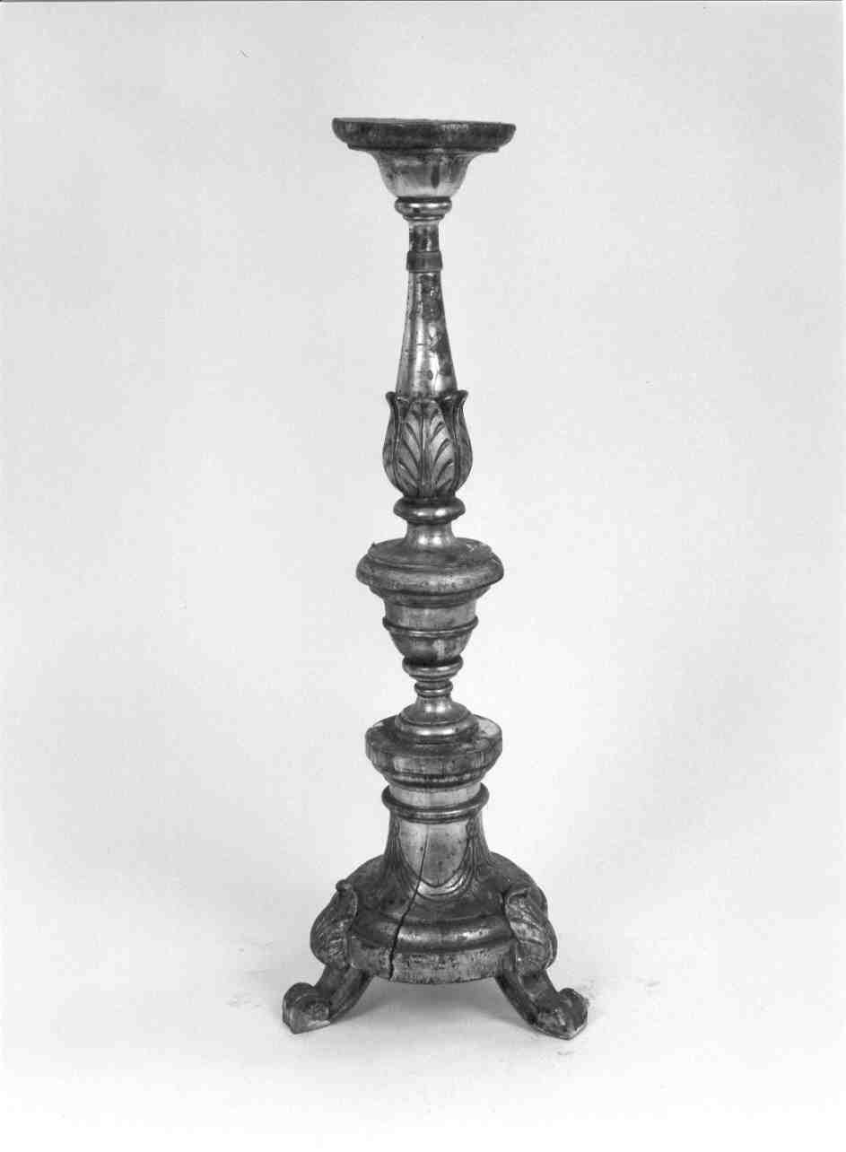 candeliere d'altare, coppia - bottega mantovana (fine/inizio secc. XVIII/ XIX)