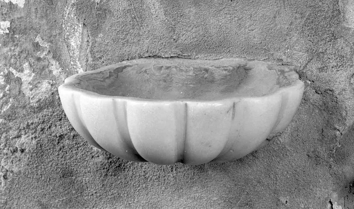 acquasantiera da parete, opera isolata - bottega cremonese (sec. XVIII)