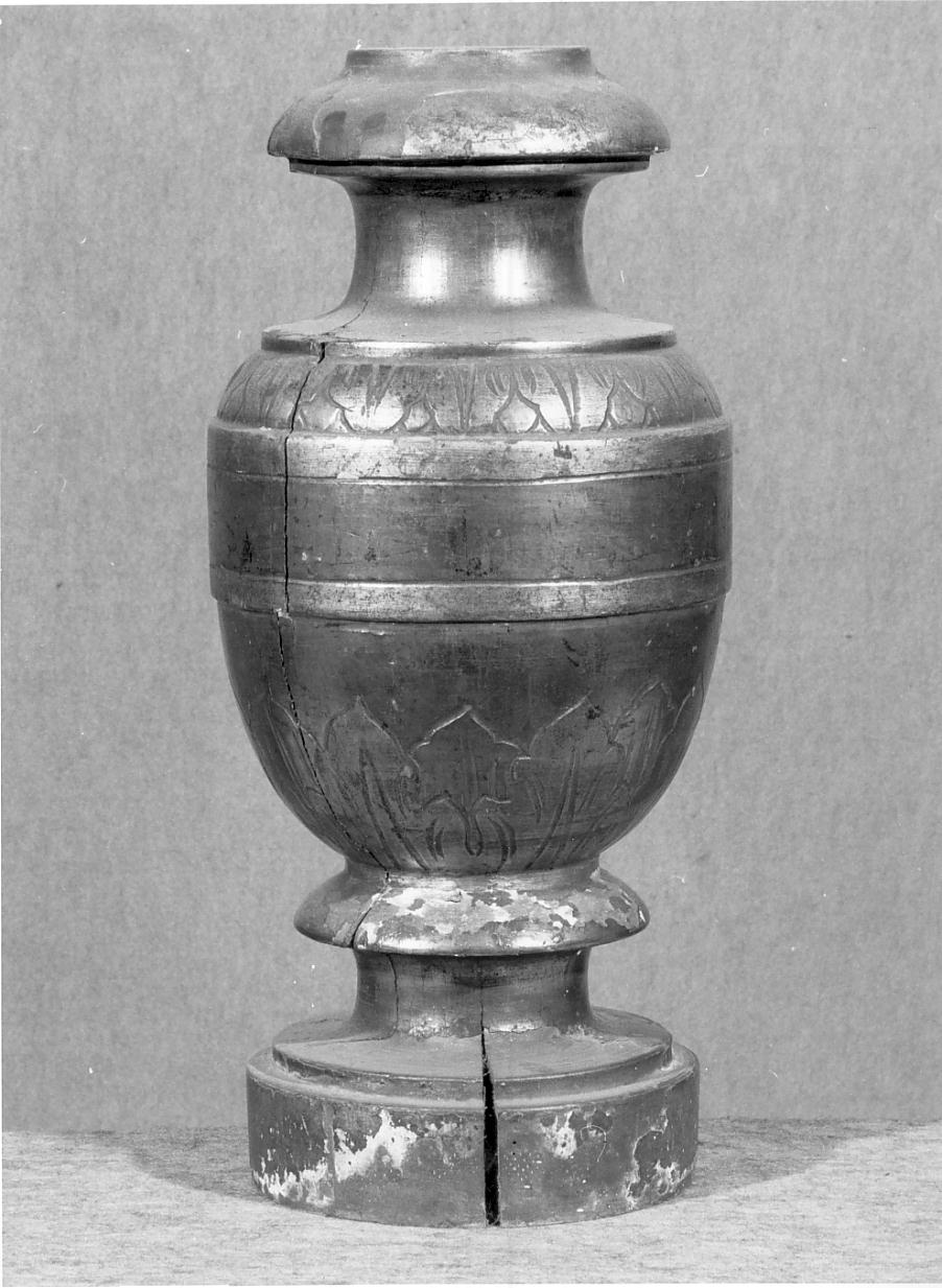vaso d'altare con composizione floreale, serie - ambito mantovano (secc. XVIII/ XIX)