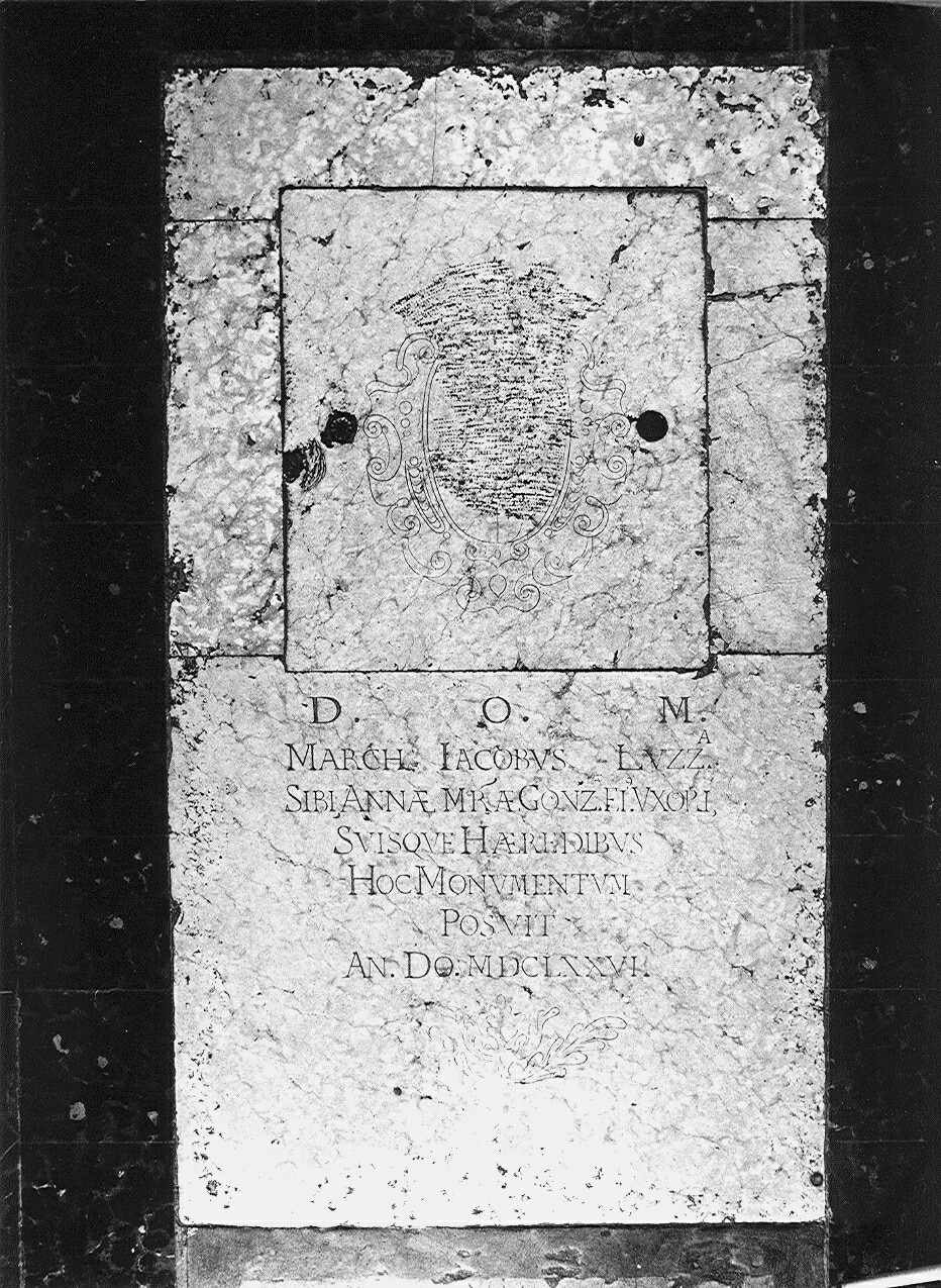 motivo decorativo vegetale con stemma (lapide tombale, opera isolata) - ambito mantovano (ultimo quarto sec. XVII)