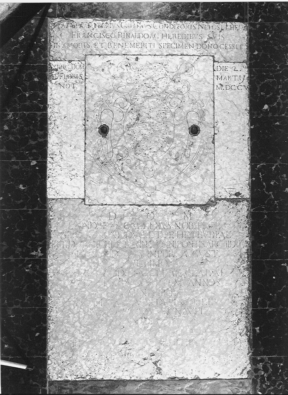 stemma gentilizio (lapide tombale, opera isolata) - ambito mantovano (inizio sec. XVIII)