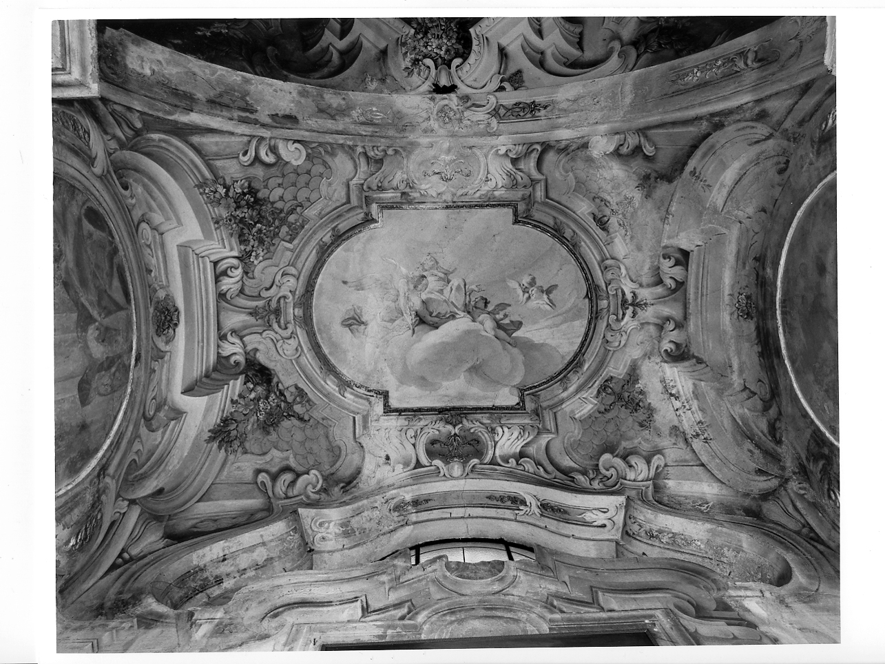 Motivi decorativi floreali, fitomorfi e geometrici (dipinto, elemento d'insieme) di Sassi Giovanni Battista (e aiuti) (secondo quarto sec. XVIII)