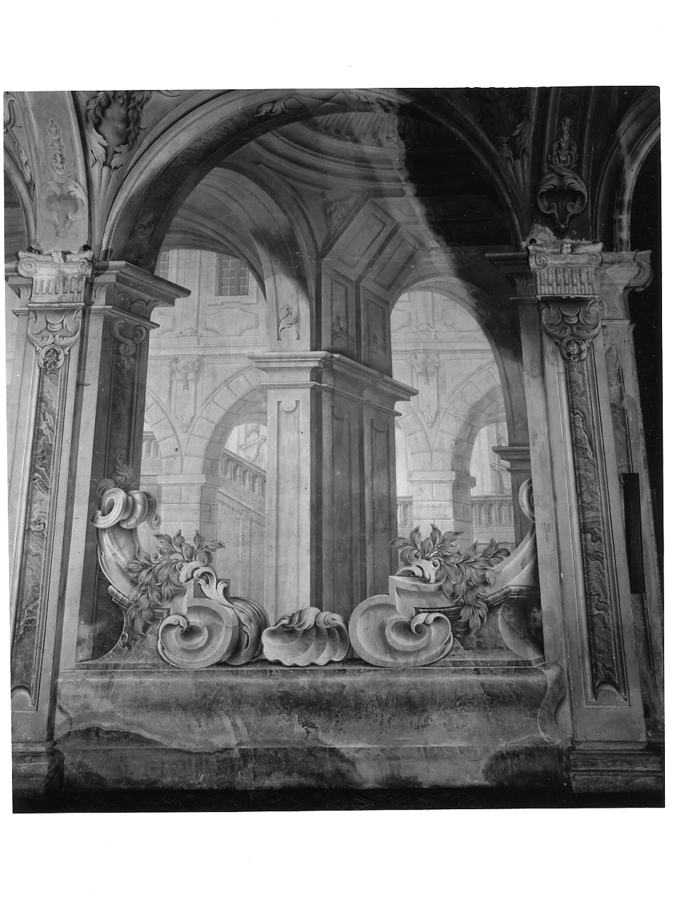 quadrature architettoniche (dipinto, elemento d'insieme) di Sassi Giovanni Battista (e aiuti) (prima metà sec. XVIII)
