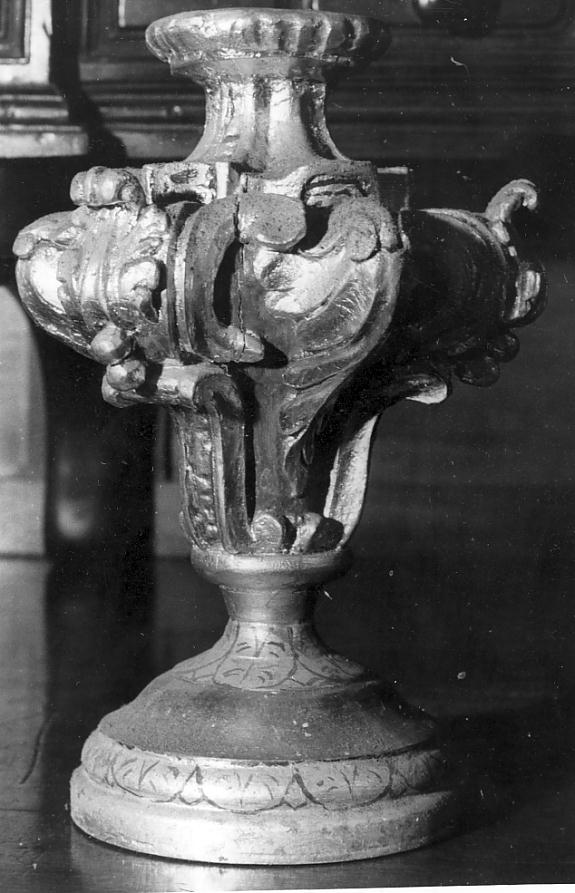 vaso d'altare con composizione floreale, serie - ambito Italia settentrionale (sec. XVIII)