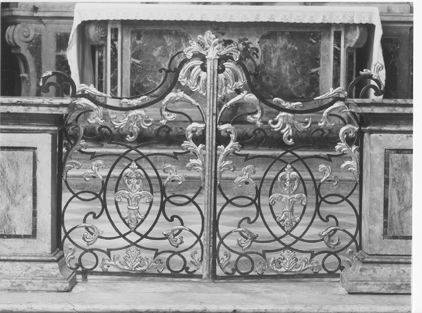 cancello di balaustrata, elemento d'insieme - manifattura mantovana (seconda metà sec. XVIII)