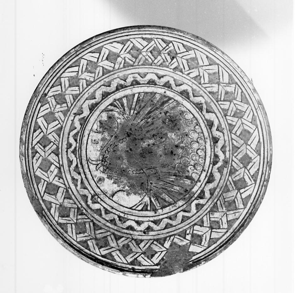 busto muliebre decorato a stecca (piatto, opera isolata) - manifattura padana (sec. XVI)