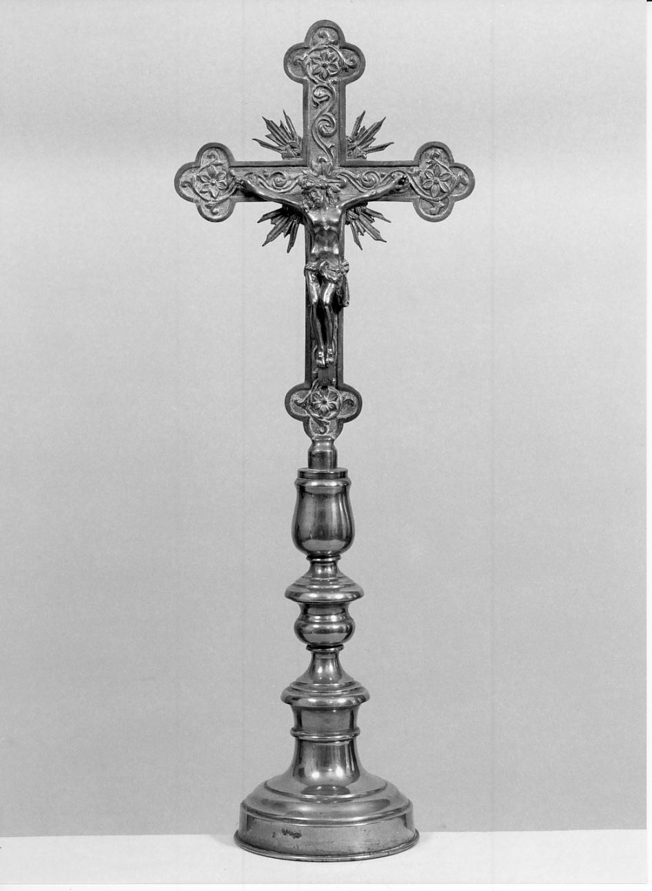 croce d'altare, opera isolata - ambito lombardo (prima metà sec. XX)