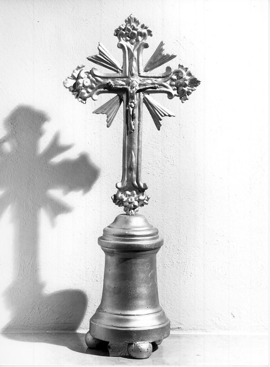 croce d'altare, opera isolata - bottega mantovana (prima metà sec. XX)