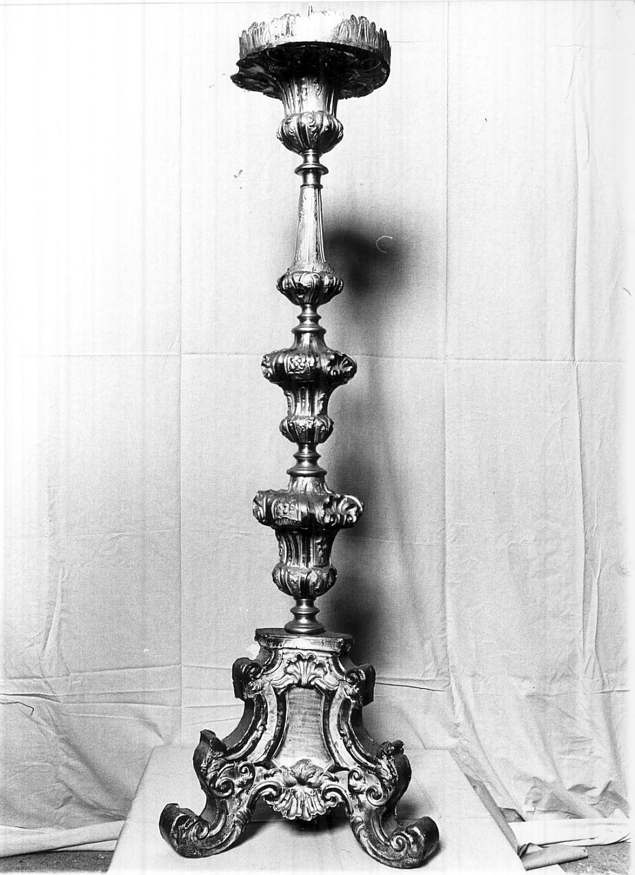 candeliere d'altare, serie - ambito italiano (sec. XVIII)